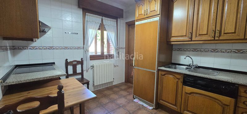 Foto 169eff9e-14b7-4b8c-90d7-b5a1f20004e2. Casa amb xemeneia calefacció aparcament a Villacastín