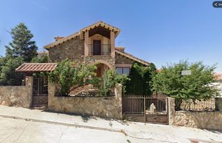 Casa  Calle miguel de cervantes. Única en la zona