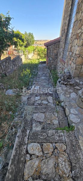 Foto 452ce99b-0609-47df-aa13-27a6ffa37d72. Casa amb xemeneia calefacció aparcament a Villacastín