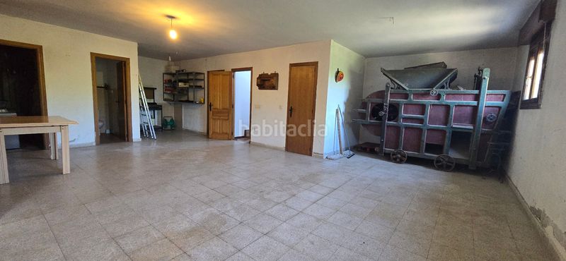 Foto cc3787c9-92b6-4dbb-8265-b0f9a372a8f7. Casa amb xemeneia calefacció aparcament a Villacastín
