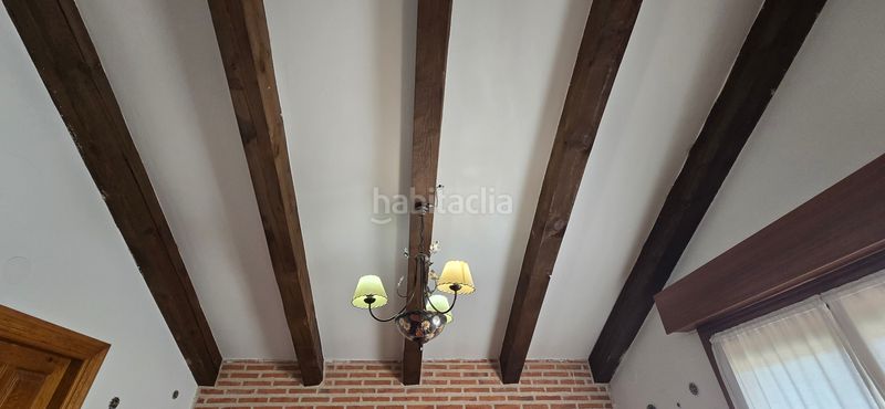 Foto d0e76d7e-ff97-423f-82ad-6cd45be9153e. Casa amb xemeneia calefacció aparcament a Villacastín