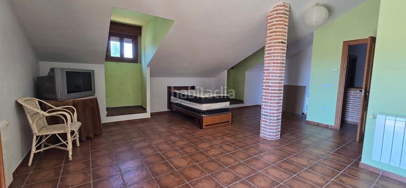 Foto dfecd570-06d2-4123-b64b-3653b5f2f83c. Casa amb xemeneia calefacció aparcament a Villacastín