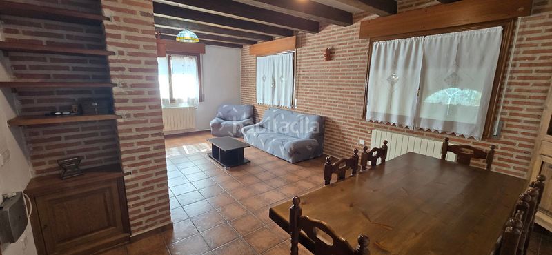 Foto f2fdac26-b346-4853-a4a3-1133aab2b708. Casa amb xemeneia calefacció aparcament a Villacastín