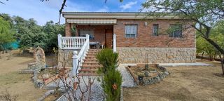 Xalet a Ituero y Lama. Casa independiente en urbz coto de san isidro