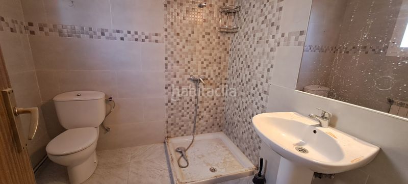 Foto fa3fbdf4-a3ba-4ce0-b8f4-a633ce55495d. Casa aparellada a Labajos
