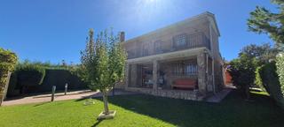 Xalet  Calle voltoya. Vivienda cuidada con todos los servicios