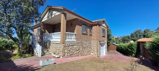 Xalet  Calle castilla. Casa independiente para entrar a vivir