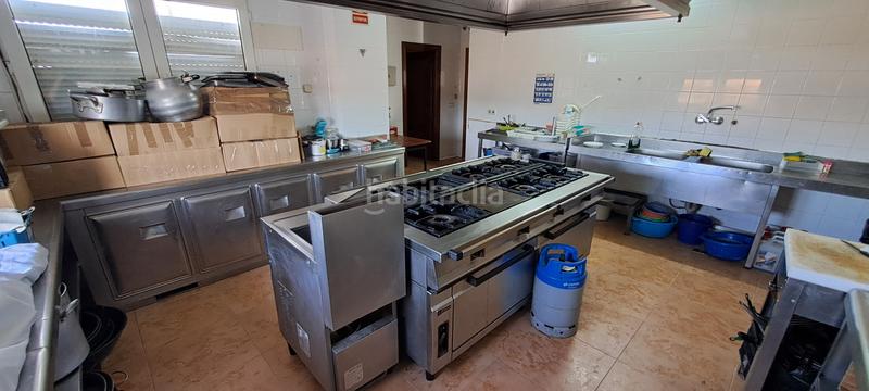 Foto 64ff57a3-b60e-4415-a172-64a81f0b78ea. Alquiler edificio en n-6 86 restaurante, hostal en nacional vi en Villacastín