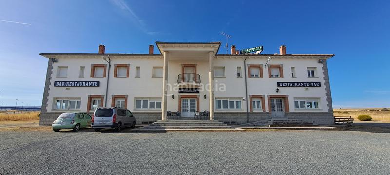 Foto 7498bbbd-fe8d-4eca-9ebf-afe733fa9ae9. Alquiler edificio en n-6 86 restaurante, hostal en nacional vi en Villacastín