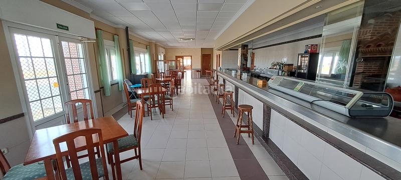 Foto 87d82d33-606c-4093-a4d2-1891c011fe76. Alquiler edificio en n-6 86 restaurante, hostal en nacional vi en Villacastín