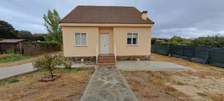 Chalet  Calle los abetos 11. Casa en urbz las jarillas