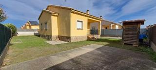 Chalet  Calle cuatro caminos. Casa independiente en sanchidrián