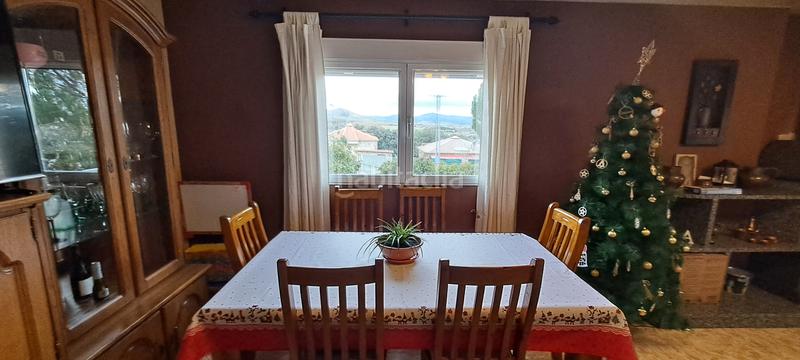 Foto a17d302c-206d-4071-bdea-a6c51f343a9c. Chalet with fireplace parking in Ituero y Lama