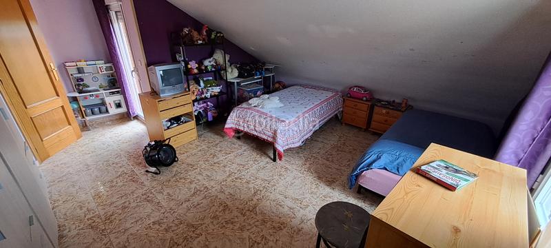 Foto d22fa1f4-2a9f-410b-8cba-b434a0b2d574. Chalet with fireplace parking in Ituero y Lama