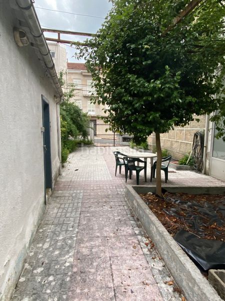 Foto 4f2fc96b-2ee1-4e1e-afd9-c435ff67e878. Edificio in Carballiño (O)