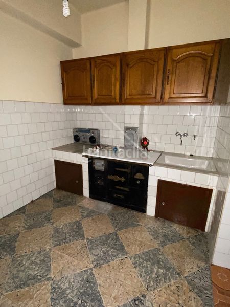 Foto da3a82ed-0ca0-4c95-87f3-65861bc653b5. Edificio in Carballiño (O)