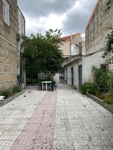 Foto e8dd98e5-6f07-470d-8d06-54cdb3035c8e. Edificio in Carballiño (O)