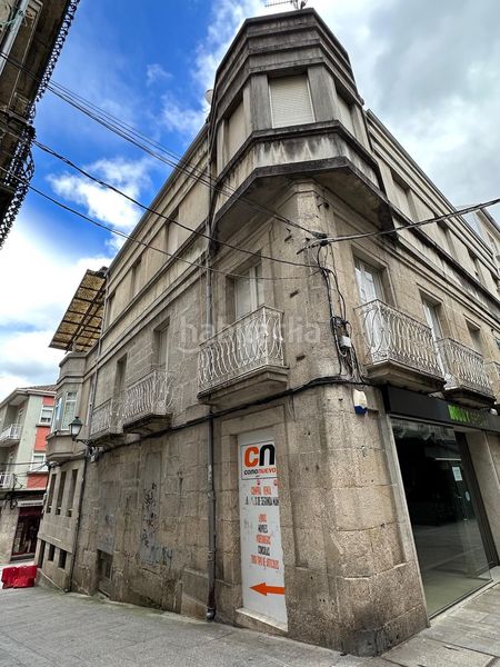 Foto cb4f457b-58fc-4e47-ad91-f407ddda2c1e. Edificio in Carballiño (O)