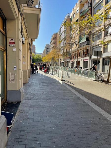 Foto 5e4db1df-96ef-427b-860a-51da28fdf39d. Local commercial dans El Poble Sec - Parc de Montjuïc Barcelona