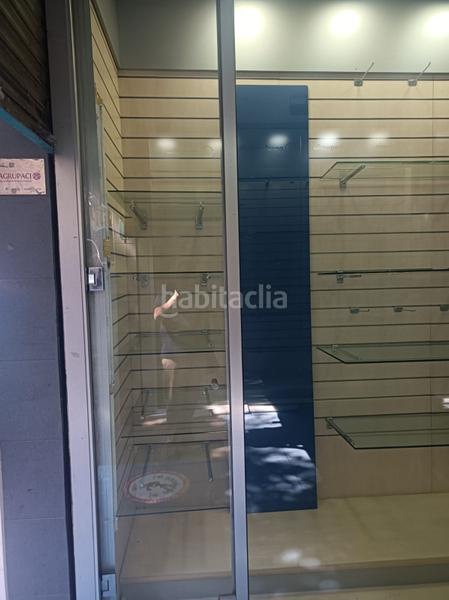 Foto 19ca5c6d-81e2-47ee-ab66-12c49950827f. Lloguer local comercial a Singuerlín Santa Coloma de Gramenet