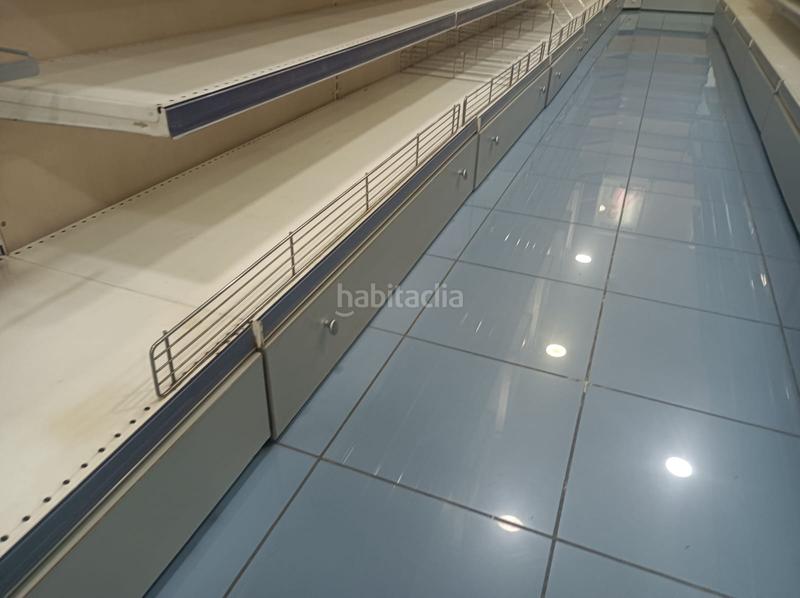 Foto 1cf557c5-372b-40a0-a7ca-d108926ff4d4. Lloguer local comercial a Singuerlín Santa Coloma de Gramenet