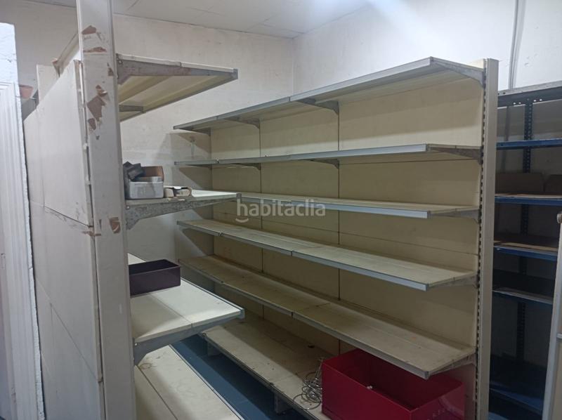 Foto ccb8cecd-b9c1-4d21-ac01-ac0c9ee957e4. Lloguer local comercial a Singuerlín Santa Coloma de Gramenet