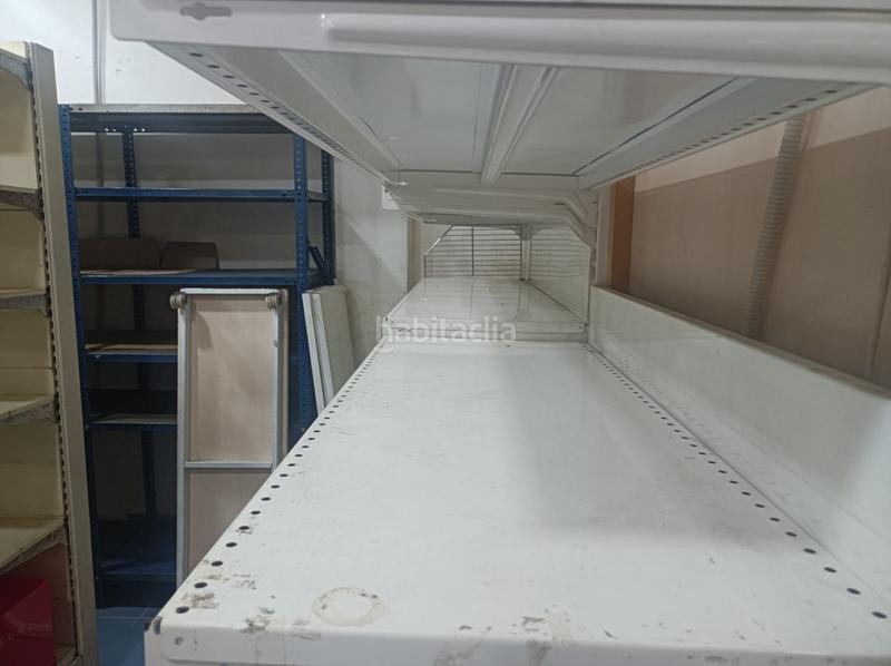 Foto d4bb301c-16dd-4037-946a-645492cad6b2. Lloguer local comercial a Singuerlín Santa Coloma de Gramenet