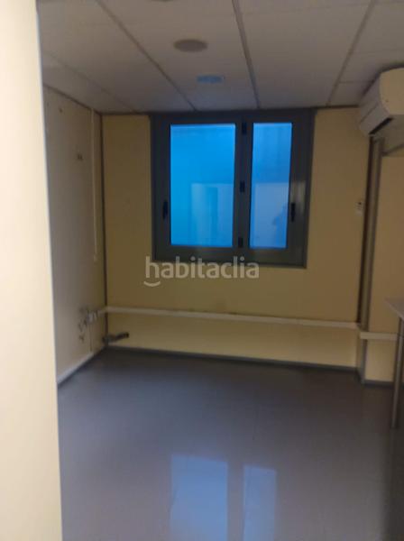 Foto d74adb91-c8d7-4b2f-8dcd-e52a41a44117. Rent business premise with heating in Sant Antoni Barcelona