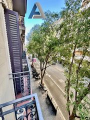 Pis  Carrer de villarroel. Villaroel -paris unico en zona 460.000�