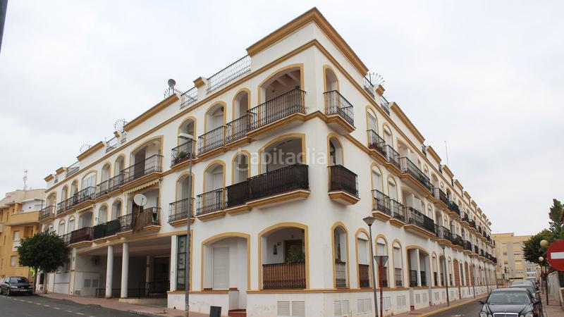 Foto 5c13d2d3-49d9-4f61-8105-93e96240e982. Lloguer aparcament cotxe a puerto Vera Vera