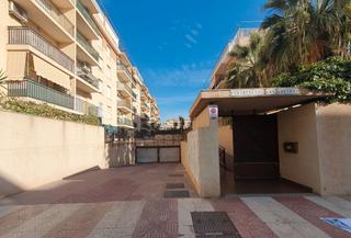 Parking coche  Calle witiza. Se vende garaje en el residencial los califas