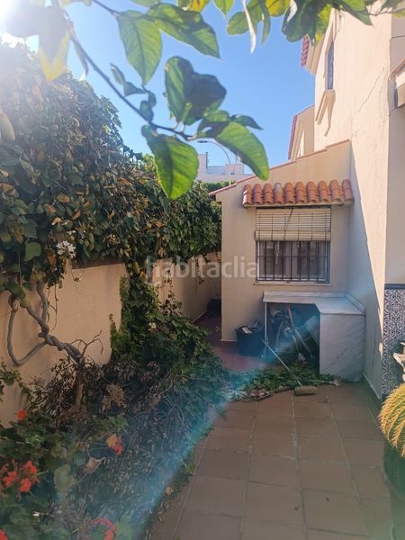 Foto d3b17a6c-f90d-4fac-b334-2d3a9f587736. Casa amb xemeneia aparcament a Roquetas pueblo Roquetas de Mar