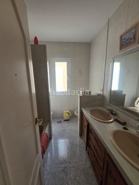 Foto d6cb2213-fd93-43fb-8abe-bf12fd9e08cf. Casa amb xemeneia aparcament a Roquetas pueblo Roquetas de Mar