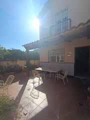 Casa  Calle venus 1. ¡espectacular dúplex en esquina de 300m² frente al parque y a 5