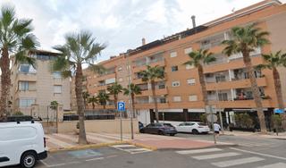 Parking coche en Aguadulce Sur. Se alquila garaje en aguadulce