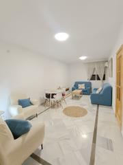 Miete Etagenwohnung in La Zubia Ciudad. Piso amplio de 2 habitaciones en alquiler en la zubia