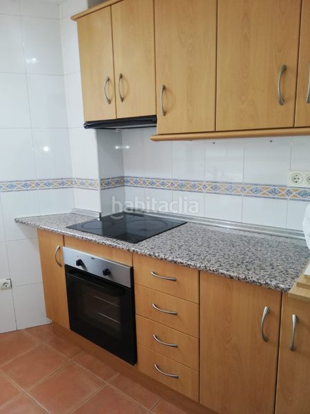 Foto b7fd9aac-4553-4572-a62b-560e37641397. Alquiler piso en Ogíjares
