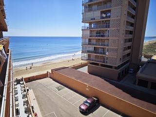 Apartament a Los Arenales del Sol. Imagina despertar cada mañana con el sonido de las olas y el azu