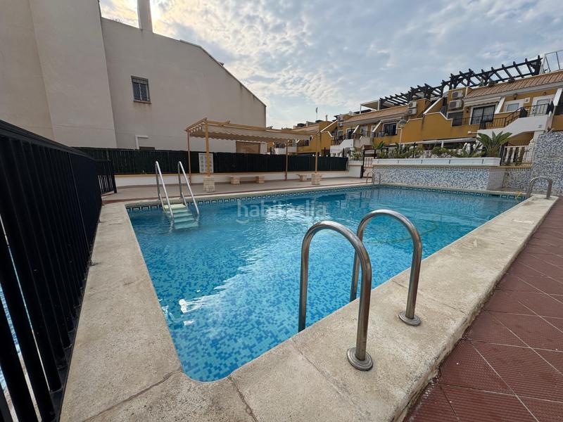 Foto aa036289-bc99-43ba-9c61-f3f0f8789bd3. Planta baja nbspbungalow en planta baja recién reformado en venta 69 m jardín de entradaprecioso bungalow en planta baja de 69 m, completame en Elche / Elx
