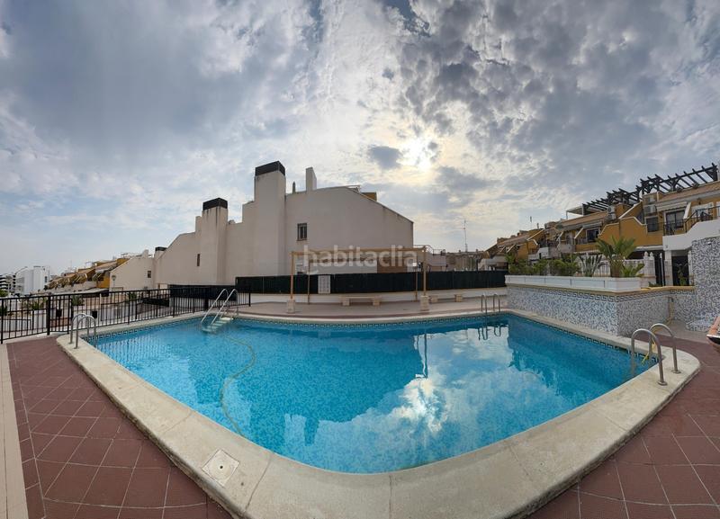 Foto e6038baf-dc17-4aad-aba6-4c0664840d7e. Planta baja nbspbungalow en planta baja recién reformado en venta 69 m jardín de entradaprecioso bungalow en planta baja de 69 m, completame en Elche / Elx