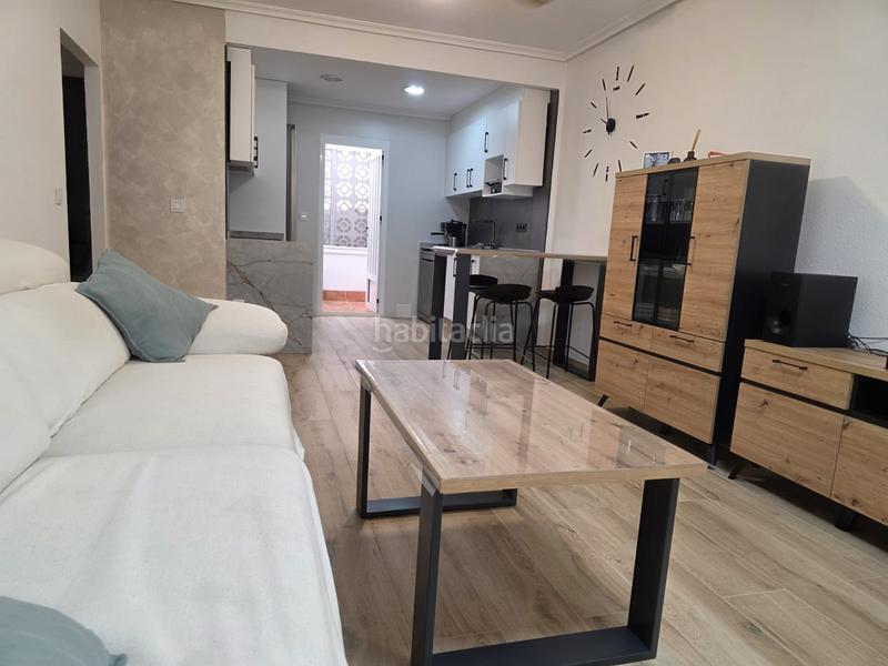 Foto f3b93532-bbdf-417b-b811-7c722ec287e9. Planta baja nbspbungalow en planta baja recién reformado en venta 69 m jardín de entradaprecioso bungalow en planta baja de 69 m, completame en Elche / Elx