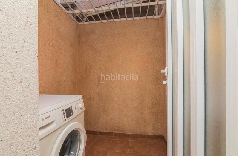 Foto 1a3da9e8-6cf4-47a7-9bde-0d95f12997c3. Casa adossada amb calefacció aparcament piscina a Santa Pola