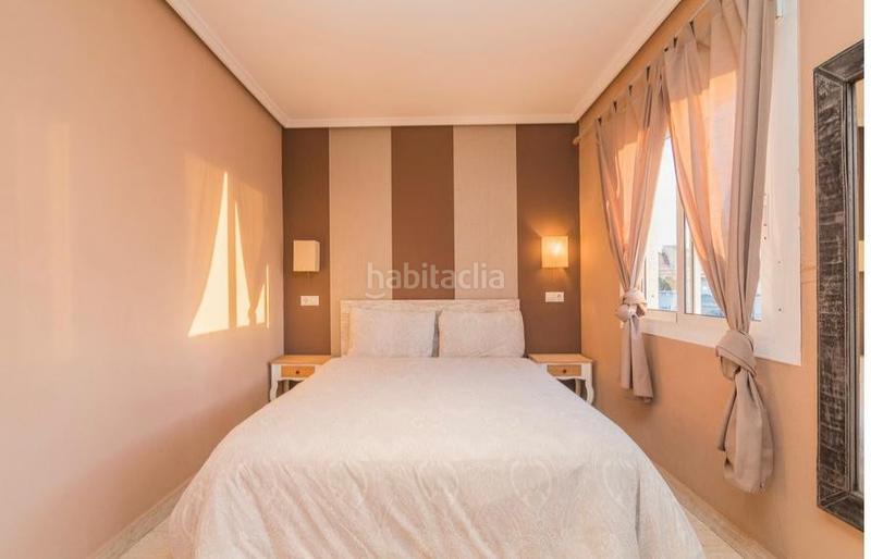 Foto 21d33247-1389-411f-8ce4-f9bc16cad0b5. Casa adossada amb calefacció aparcament piscina a Santa Pola