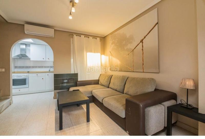 Foto 81327e9c-4b3f-4c53-9bc3-b1a938ddbfa9. Casa adossada amb calefacció aparcament piscina a Santa Pola