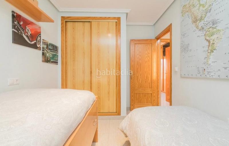 Foto afee5338-4452-4431-9fe6-6df12ce192c4. Casa adossada amb calefacció aparcament piscina a Santa Pola