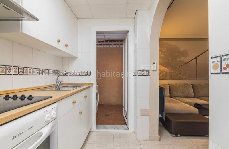 Foto d64142da-e71a-426d-b8bb-245cee1462ab. Casa adossada amb calefacció aparcament piscina a Santa Pola