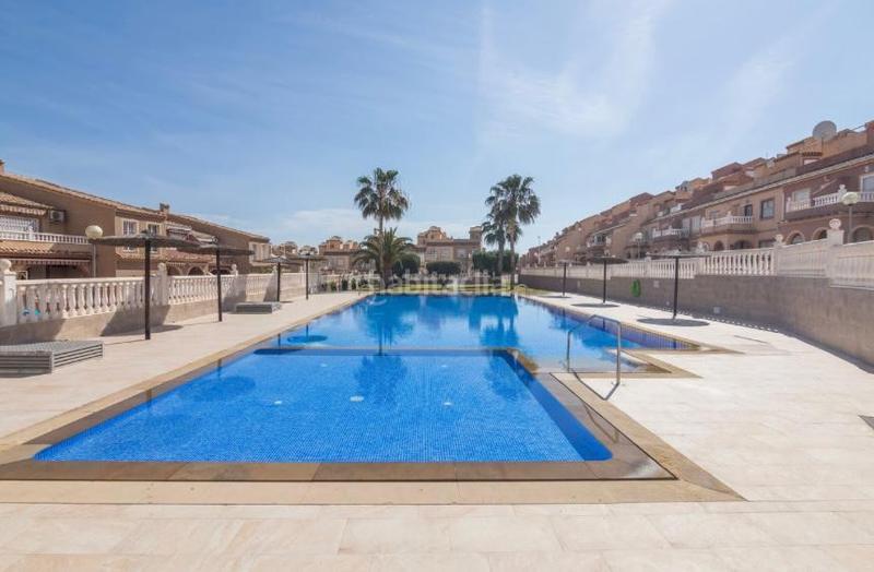 Foto d73119cf-bff5-469b-ab16-ada83bf8aa28. Casa adossada amb calefacció aparcament piscina a Santa Pola
