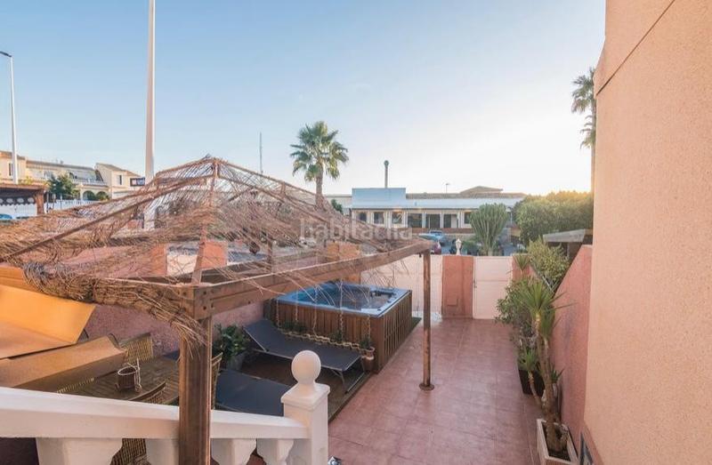 Foto e1d91cd4-0ed0-4ded-926f-ffcc7f6e702f. Casa adossada amb calefacció aparcament piscina a Santa Pola