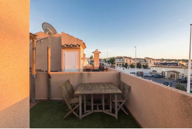 Foto ffe62476-a151-402e-9c80-0ec934aa974b. Casa adossada amb calefacció aparcament piscina a Santa Pola