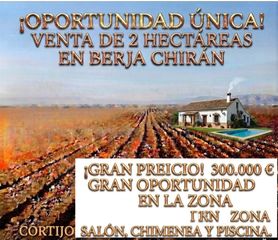 Landgut in Calle engarpe 46d. Venta de 2 hectareas en berja tiene un cortijo con salon chimene